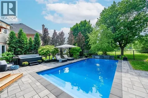 4147 Millcroft Park Drive Burlington ON L7M 3V1