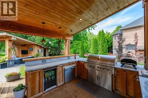 4147 Millcroft Park Drive Burlington ON L7M 3V1