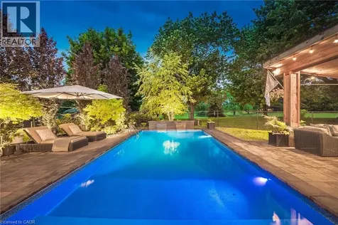 4147 Millcroft Park Drive Burlington ON L7M 3V1