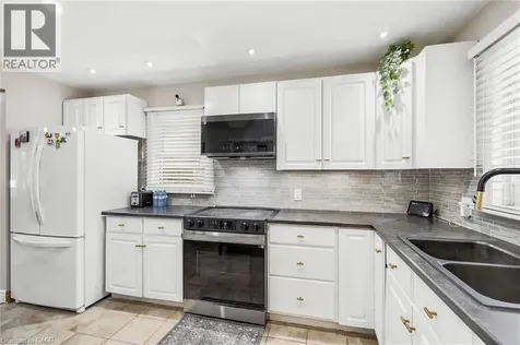 6902 Dell Avenue Niagara Falls ON L2G 4V8