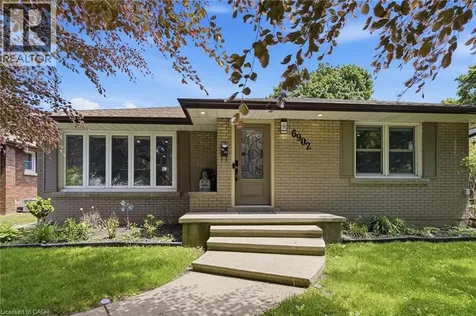 6902 Dell Avenue Niagara Falls ON L2G 4V8