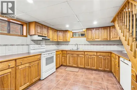 6902 Dell Avenue Niagara Falls ON L2G 4V8
