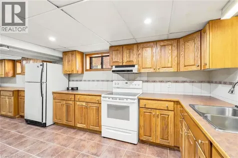 6902 Dell Avenue Niagara Falls ON L2G 4V8
