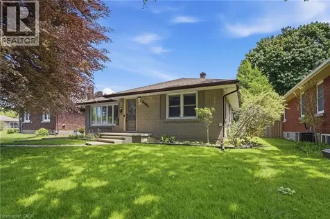 6902 Dell Avenue Niagara Falls ON L2G 4V8