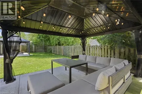 6902 Dell Avenue Niagara Falls ON L2G 4V8