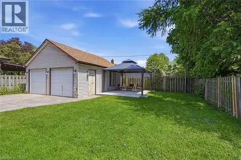 6902 Dell Avenue Niagara Falls ON L2G 4V8