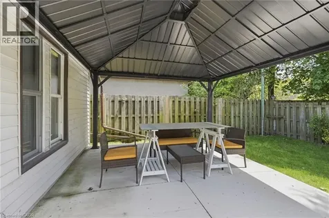 6902 Dell Avenue Niagara Falls ON L2G 4V8