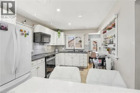 6902 Dell Avenue Niagara Falls ON L2G 4V8