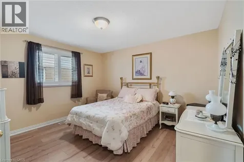 51 Redtail Crescent Hamilton ON L9B 2R5