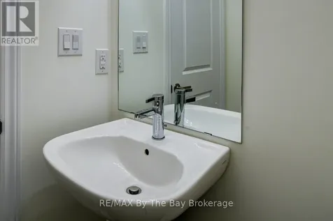 166 Mapleside Drive Wasaga Beach ON L9Z 3A5