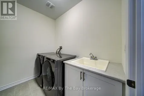 166 Mapleside Drive Wasaga Beach ON L9Z 3A5