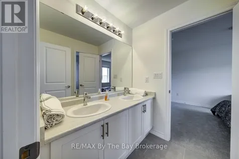 166 Mapleside Drive Wasaga Beach ON L9Z 3A5