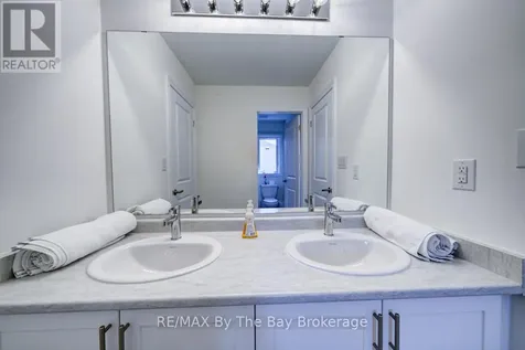 166 Mapleside Drive Wasaga Beach ON L9Z 3A5