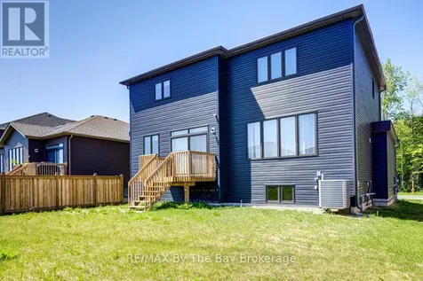 166 Mapleside Drive Wasaga Beach ON L9Z 3A5