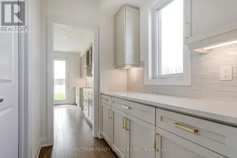 35 Dore Drive Brantford ON N3R 0X8