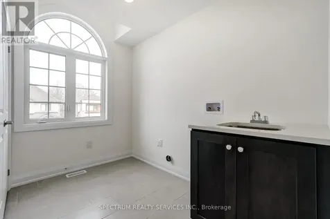 35 Dore Drive Brantford ON N3R 0X8