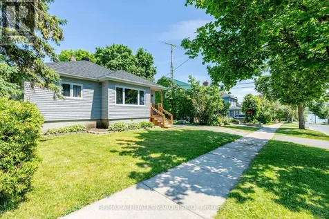 14 Dunbar Avenue Cornwall ON K6H 5M7