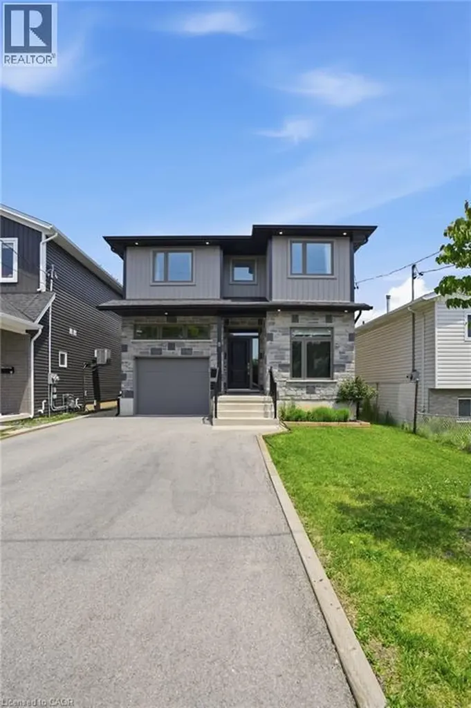 8 Nash Street St. Catharines ON L2S 1B5