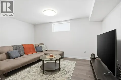 8 Nash Street St. Catharines ON L2S 1B5