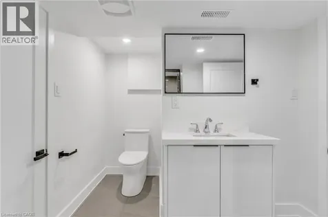 113 Green Road Hamilton ON L8G 3W9
