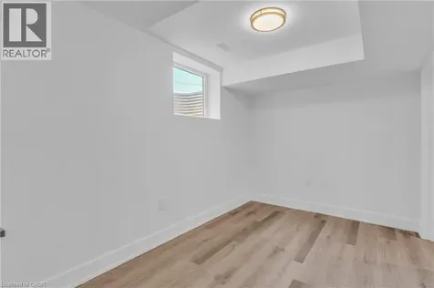 113 Green Road Hamilton ON L8G 3W9