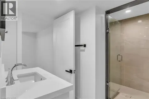 113 Green Road Hamilton ON L8G 3W9
