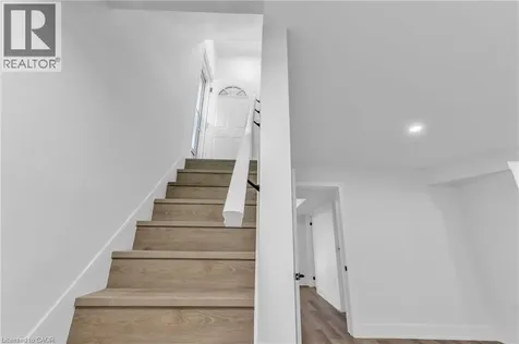 113 Green Road Hamilton ON L8G 3W9