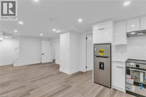 113 Green Road Hamilton ON L8G 3W9
