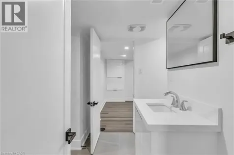 113 Green Road Hamilton ON L8G 3W9