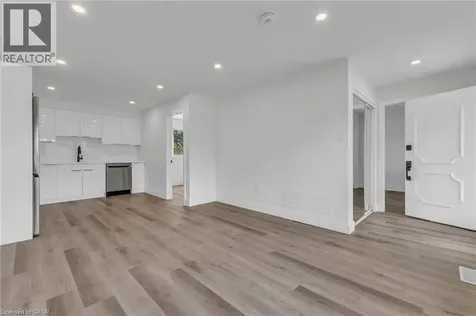 113 Green Road Hamilton ON L8G 3W9