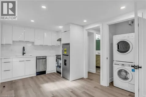 113 Green Road Hamilton ON L8G 3W9