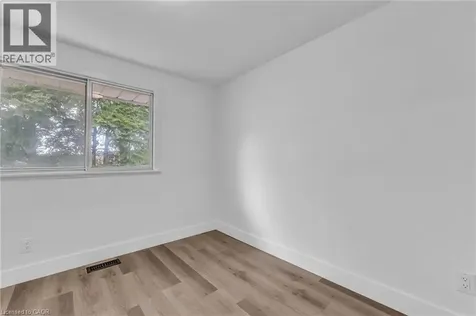 113 Green Road Hamilton ON L8G 3W9