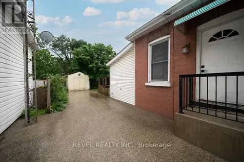 22 Lawrence Street Brantford ON N3R 1A7
