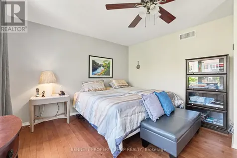 60 Apple Creek Crescent Ottawa ON K2M 2M5