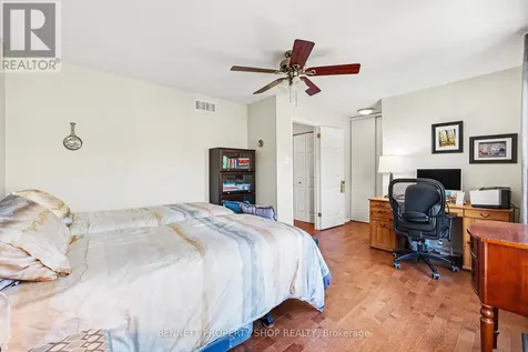 60 Apple Creek Crescent Ottawa ON K2M 2M5