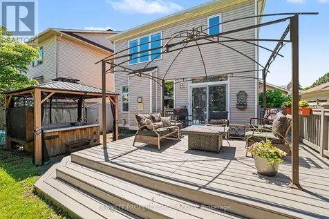 60 Apple Creek Crescent Ottawa ON K2M 2M5