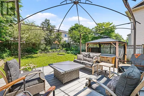60 Apple Creek Crescent Ottawa ON K2M 2M5