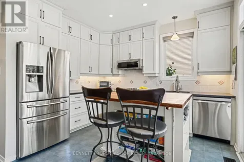 60 Apple Creek Crescent Ottawa ON K2M 2M5