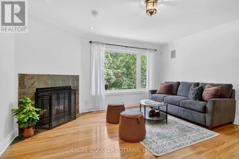528 Tullamore Street Ottawa ON K1X 0A2