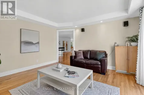 528 Tullamore Street Ottawa ON K1X 0A2