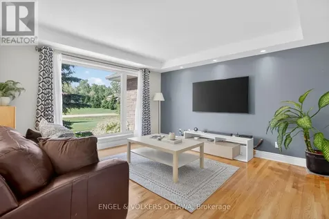 528 Tullamore Street Ottawa ON K1X 0A2