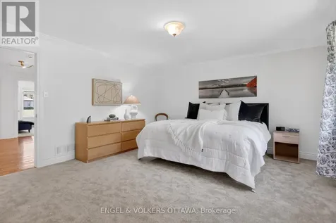 528 Tullamore Street Ottawa ON K1X 0A2