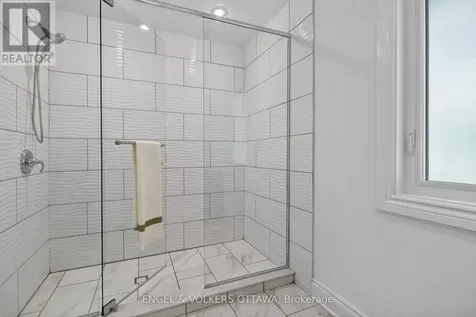 528 Tullamore Street Ottawa ON K1X 0A2