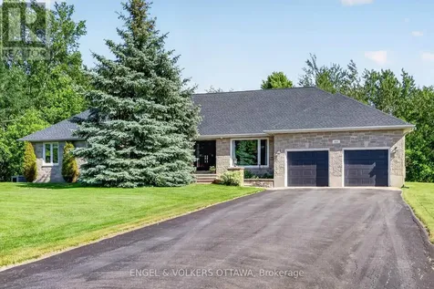 528 Tullamore Street Ottawa ON K1X 0A2