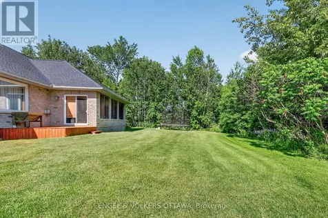 528 Tullamore Street Ottawa ON K1X 0A2