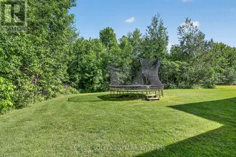 528 Tullamore Street Ottawa ON K1X 0A2