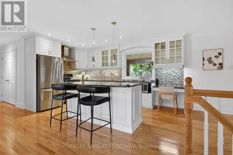 528 Tullamore Street Ottawa ON K1X 0A2