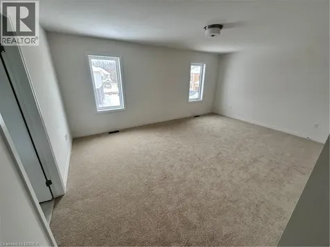 26 Mckernan Avenue Brantford ON N3V 0C2