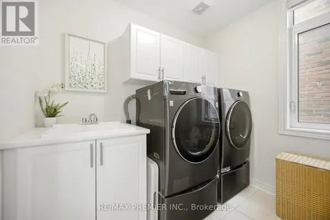 100 Inverness Way Bradford West Gwillimbury ON L3Z 0W5
