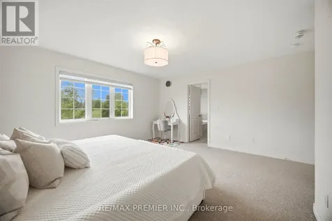 100 Inverness Way Bradford West Gwillimbury ON L3Z 0W5